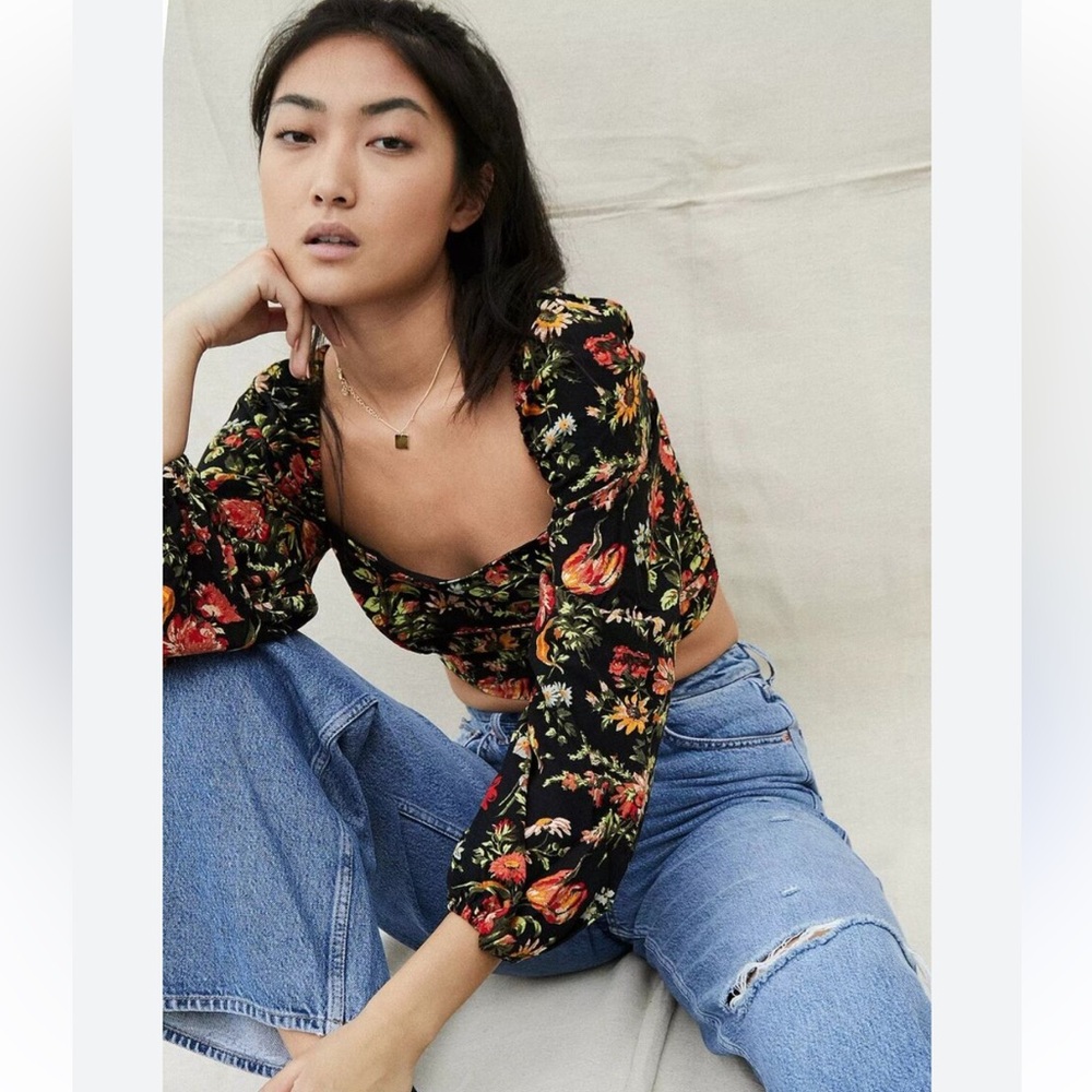 Urban Outfitters Floral Long Sleeve Puff Crop Top D4